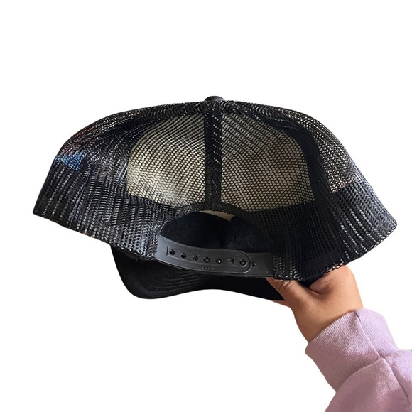 Leonards bakery souvenir Hawaii trucker hat - Picture 2 of 3